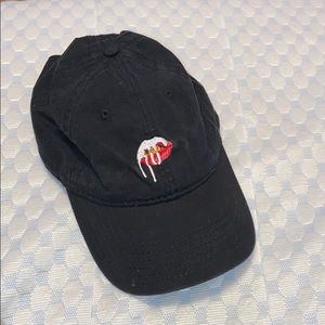 Kylie Jenner lips hat